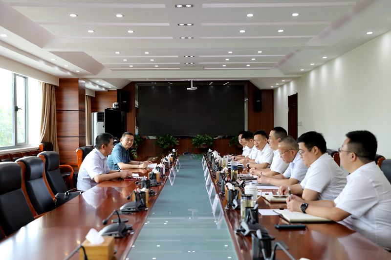 建工控股黨委委員、總會(huì)計(jì)師王淑德赴公司調(diào)研 - 副本